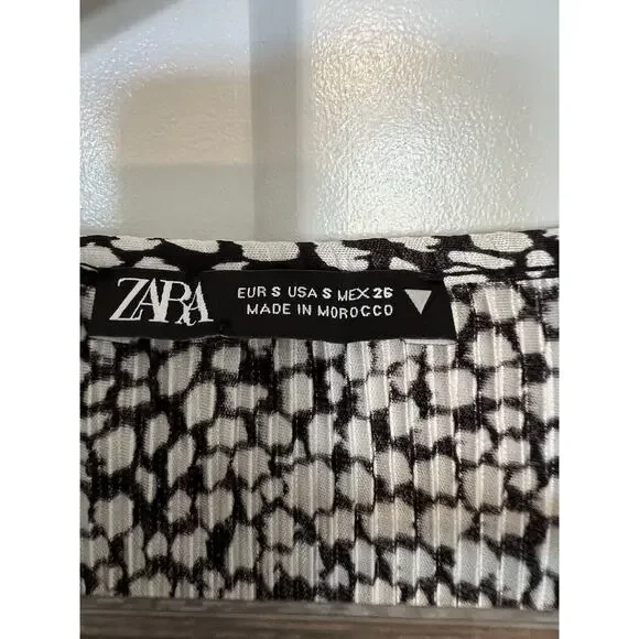 Zara Blouse Women's Size Small Ruffle Neck Crop Long Sleeve Boho Black & White - Picture 5 of 9